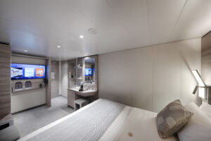 Suite Yacht Club Interior (MSC World Europa) | ©MSC Cruceros