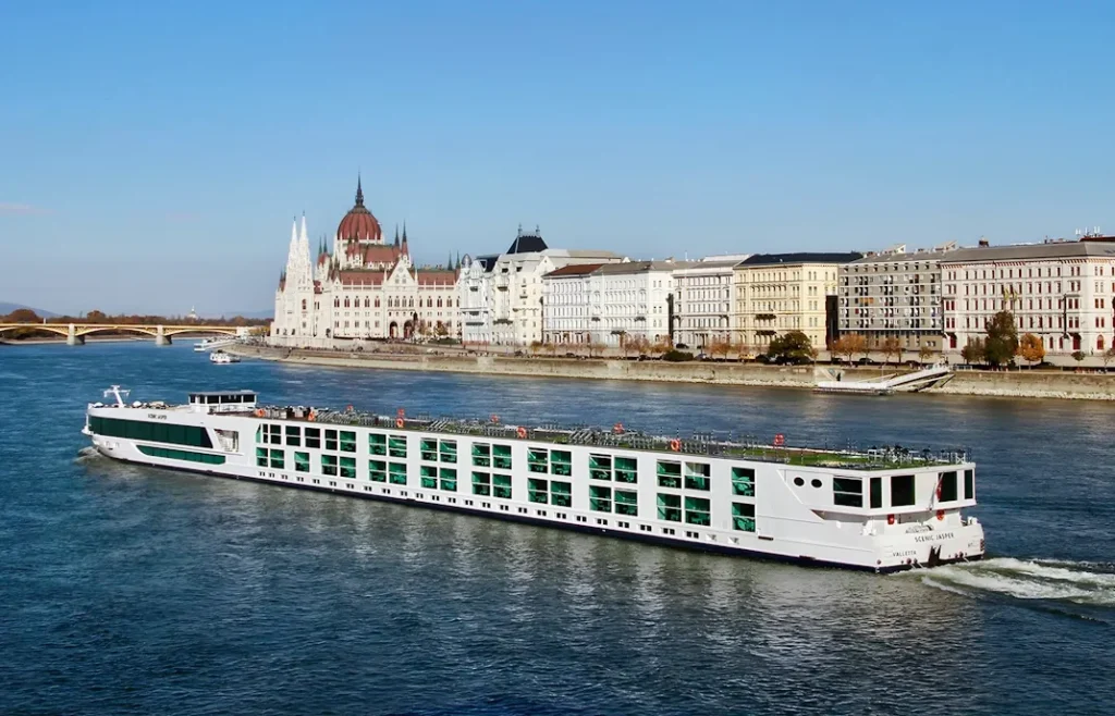Scenic Jasper navegando por el Danubio en Budapest