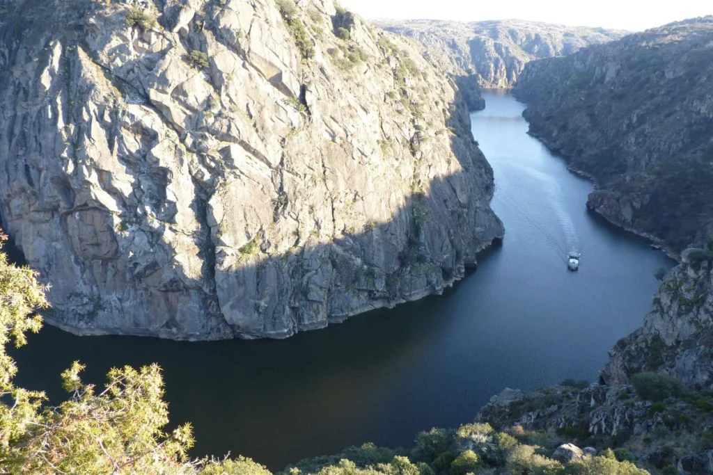 Entorno de las Arribes del Duero, escenario de cruceros fluviales