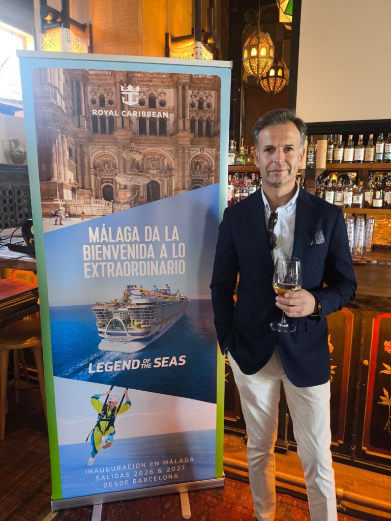 fabian gil en la presentacion del crucero legend of the seas