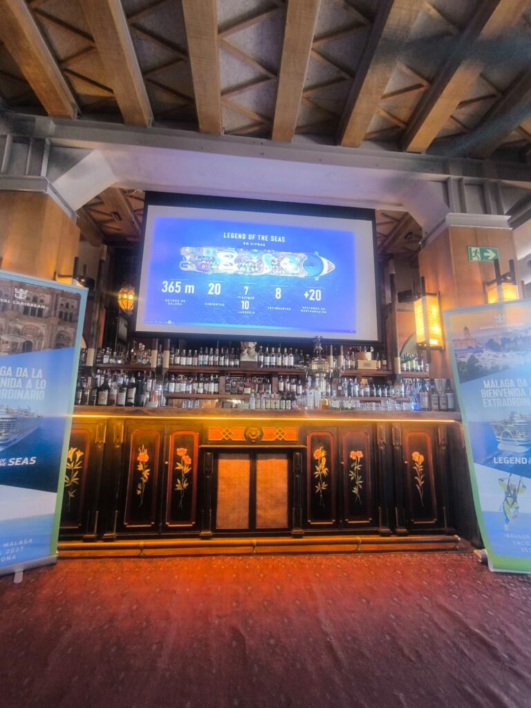 pantalla con datos tecnicos del crucero legend of the seas