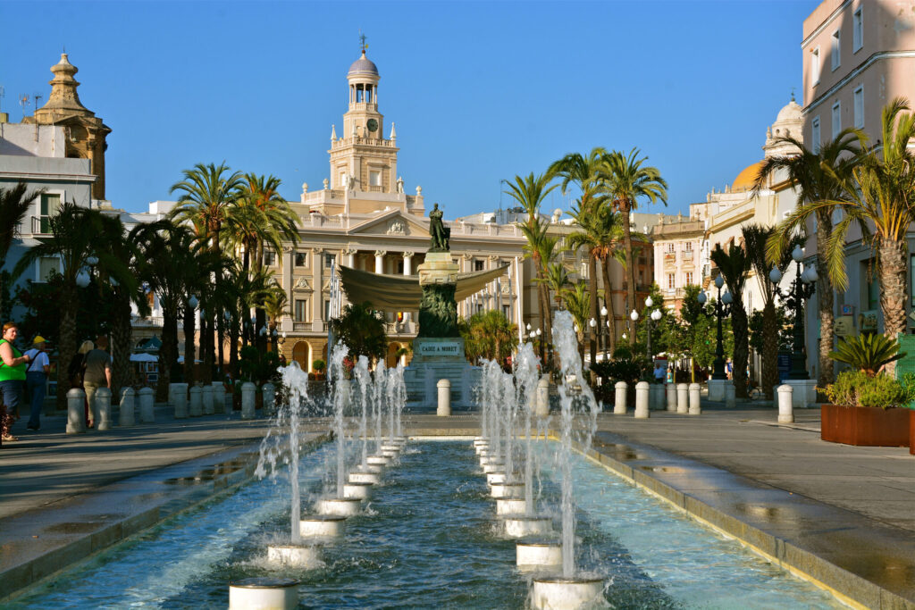 vista de la plaza de san juan de dios en cadiz