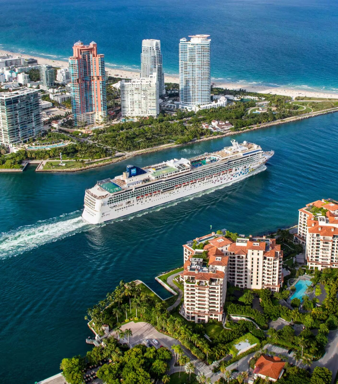 REFORMAS MILLONARIAS EN ALTA MAR: HOLLAND AMERICA Y NCL TRANSFORMAN TRES DE SUS GRANDES BUQUES